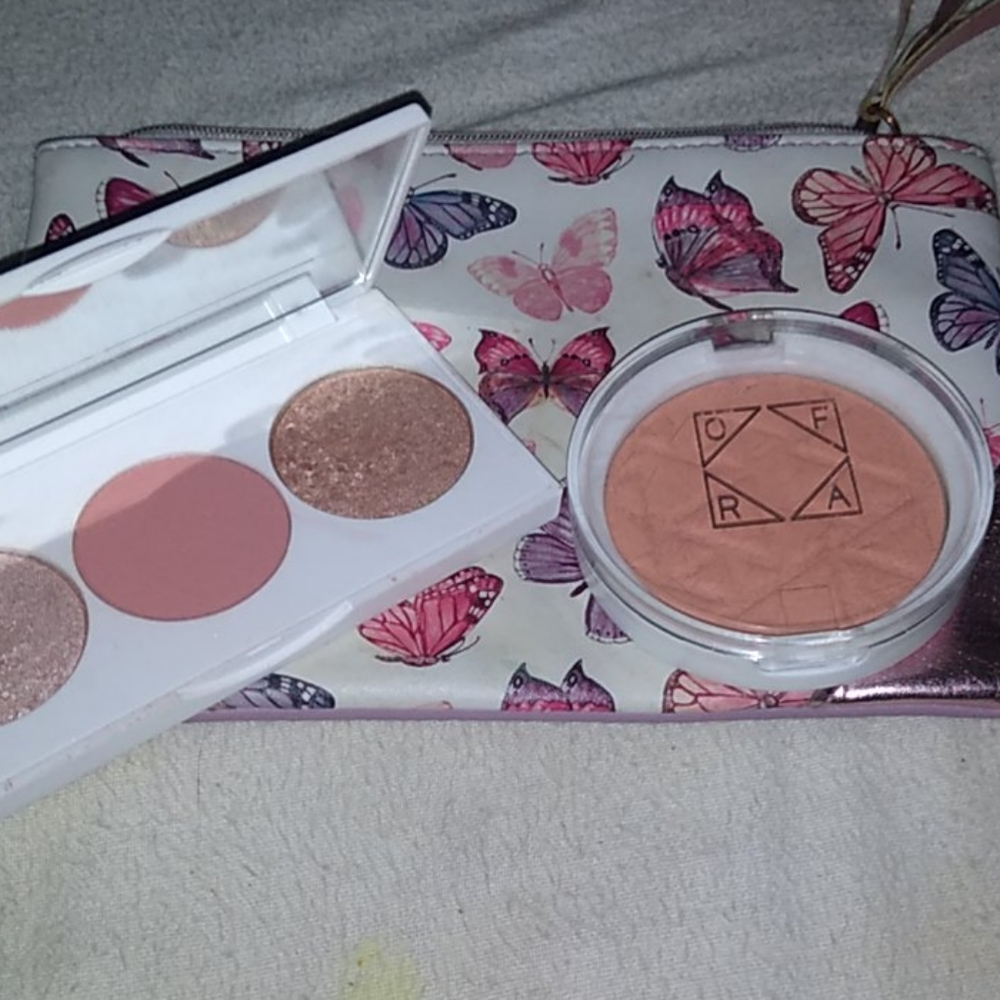 OFRA/ ipsy highlight bundle with ipsy makeup bag